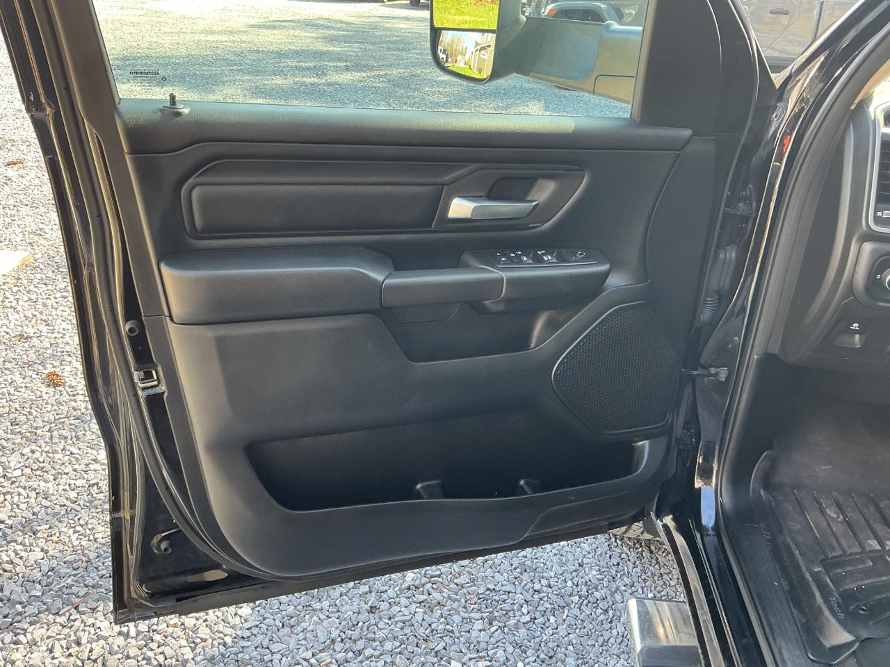 RAM 1500 Tradesman 4x4 Crew Cab 5'7" Box 2019