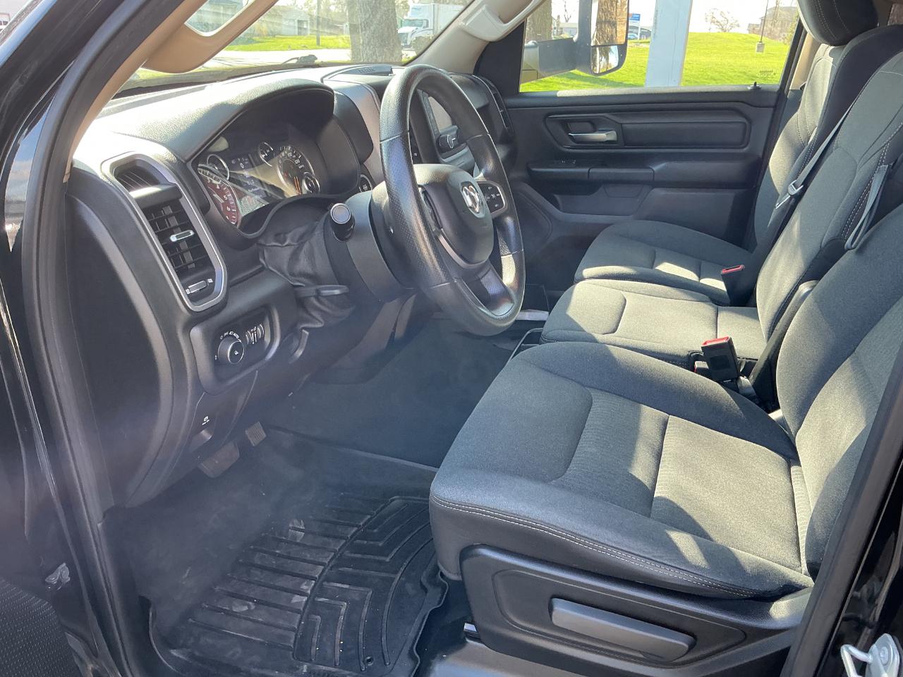 RAM 1500 Tradesman 4x4 Crew Cab 5'7" Box 2019