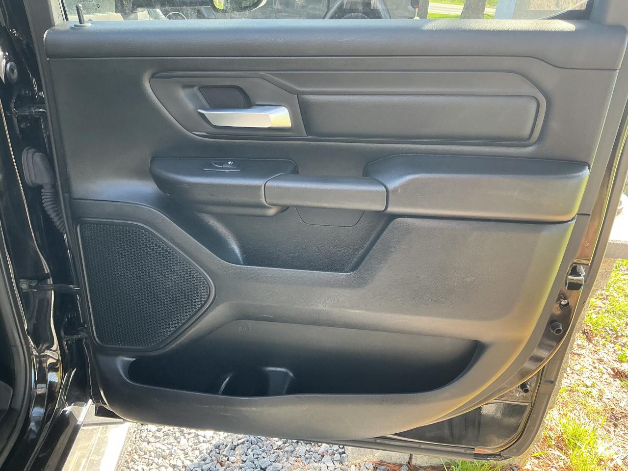 RAM 1500 Tradesman 4x4 Crew Cab 5'7" Box 2019