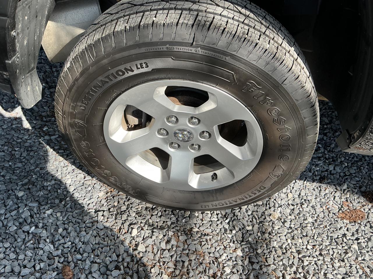 RAM 1500 Tradesman 4x4 Crew Cab 5'7" Box 2019