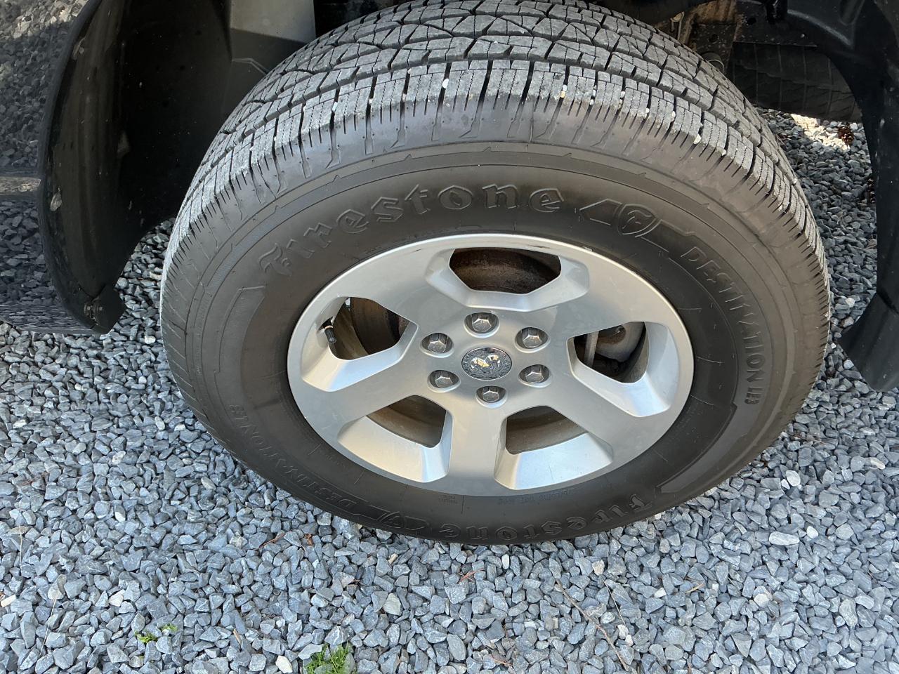 RAM 1500 Tradesman 4x4 Crew Cab 5'7" Box 2019