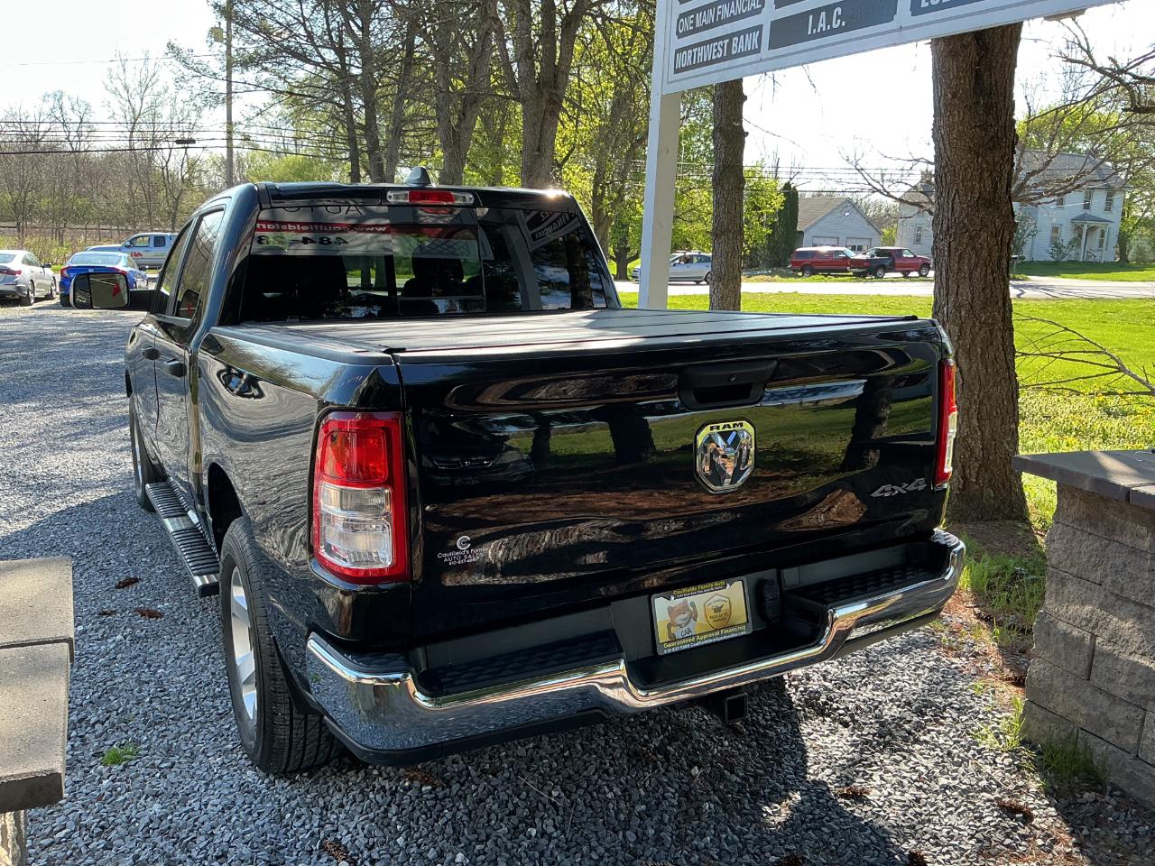 RAM 1500 Tradesman 4x4 Crew Cab 5'7" Box 2019