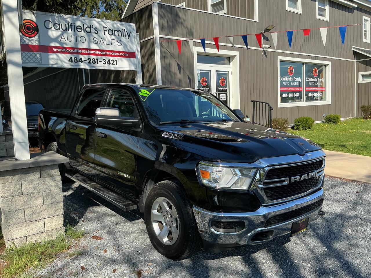 RAM 1500 Tradesman 4x4 Crew Cab 5'7" Box 2019