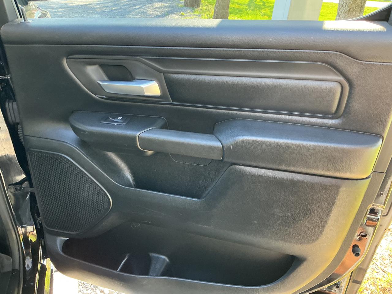 RAM 1500 Tradesman 4x4 Crew Cab 5'7" Box 2019