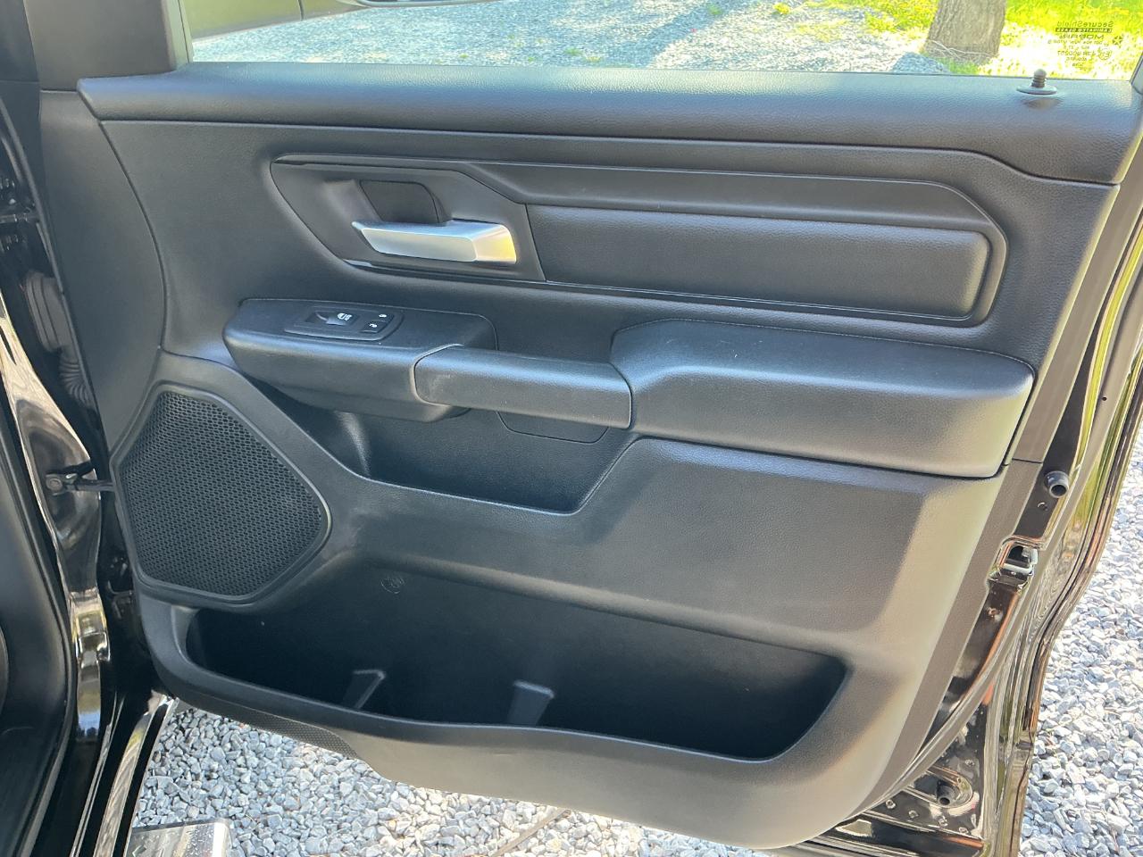 RAM 1500 Tradesman 4x4 Crew Cab 5'7" Box 2019