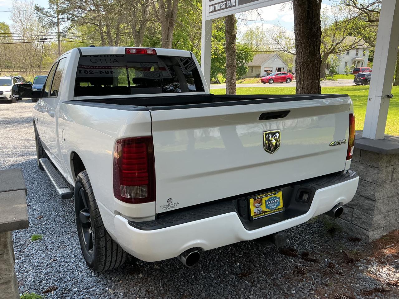 RAM 1500 4WD Crew Cab 149" Sport 2017