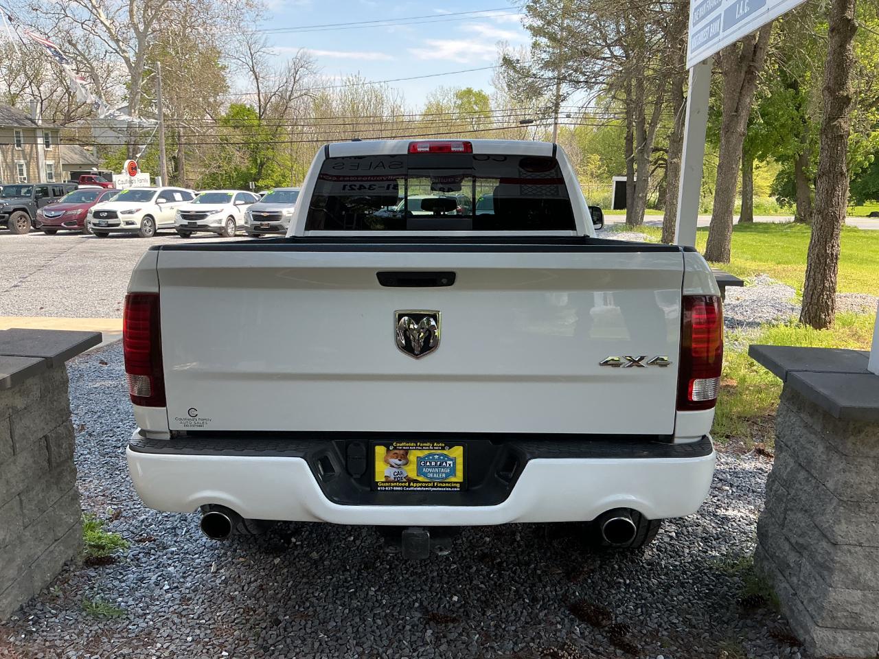 RAM 1500 4WD Crew Cab 149" Sport 2017