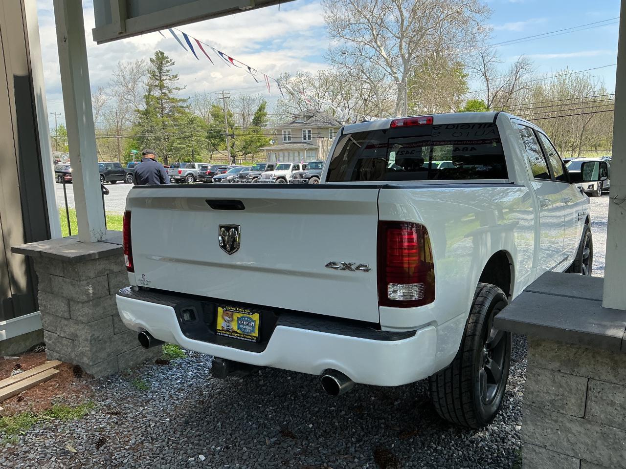 RAM 1500 4WD Crew Cab 149" Sport 2017