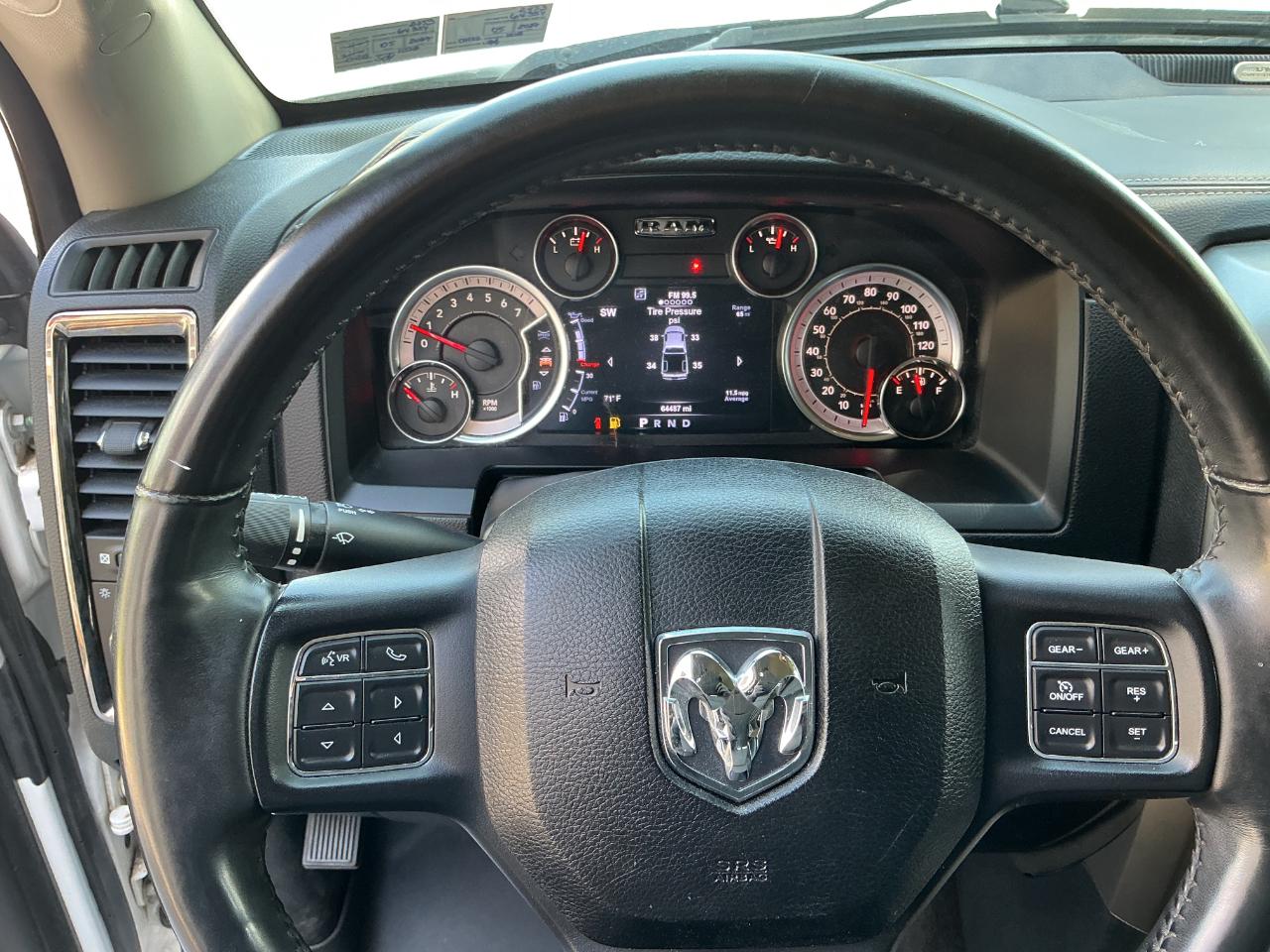 RAM 1500 4WD Crew Cab 149" Sport 2017