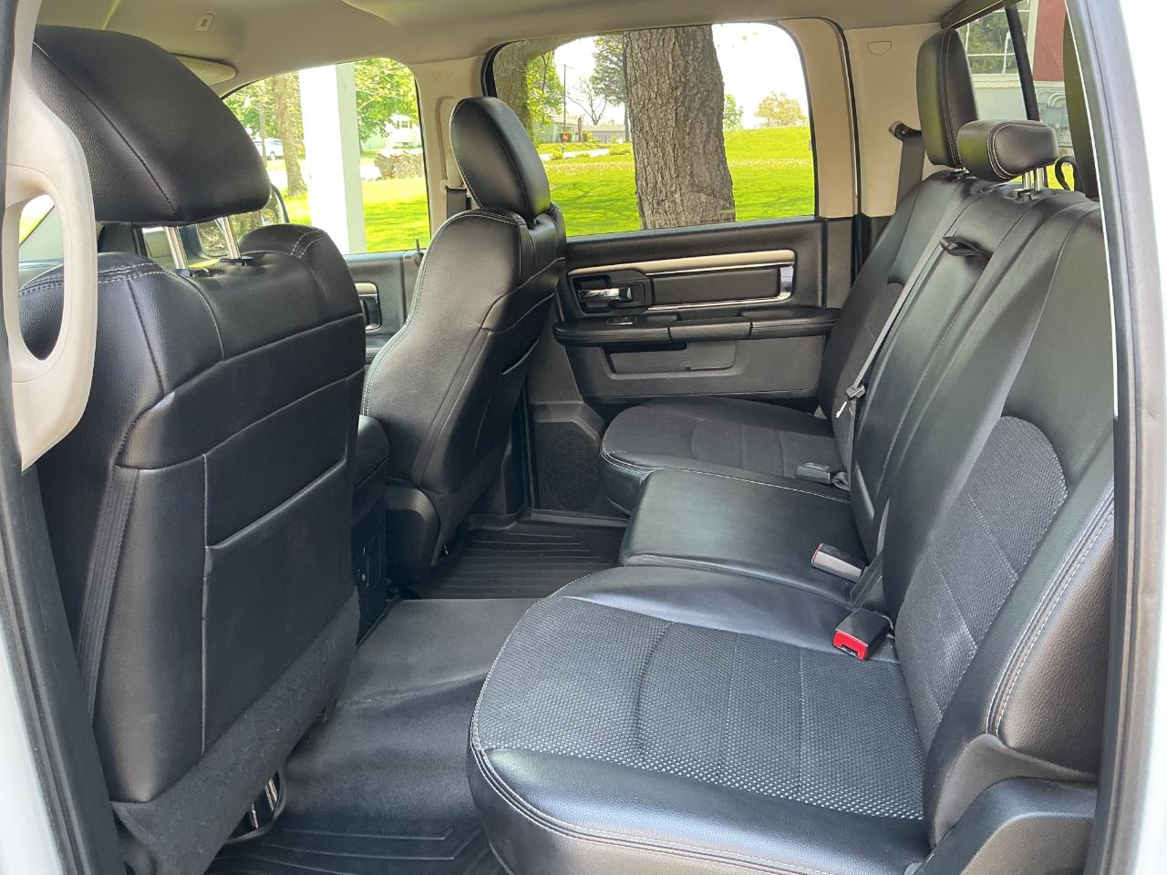 RAM 1500 4WD Crew Cab 149" Sport 2017