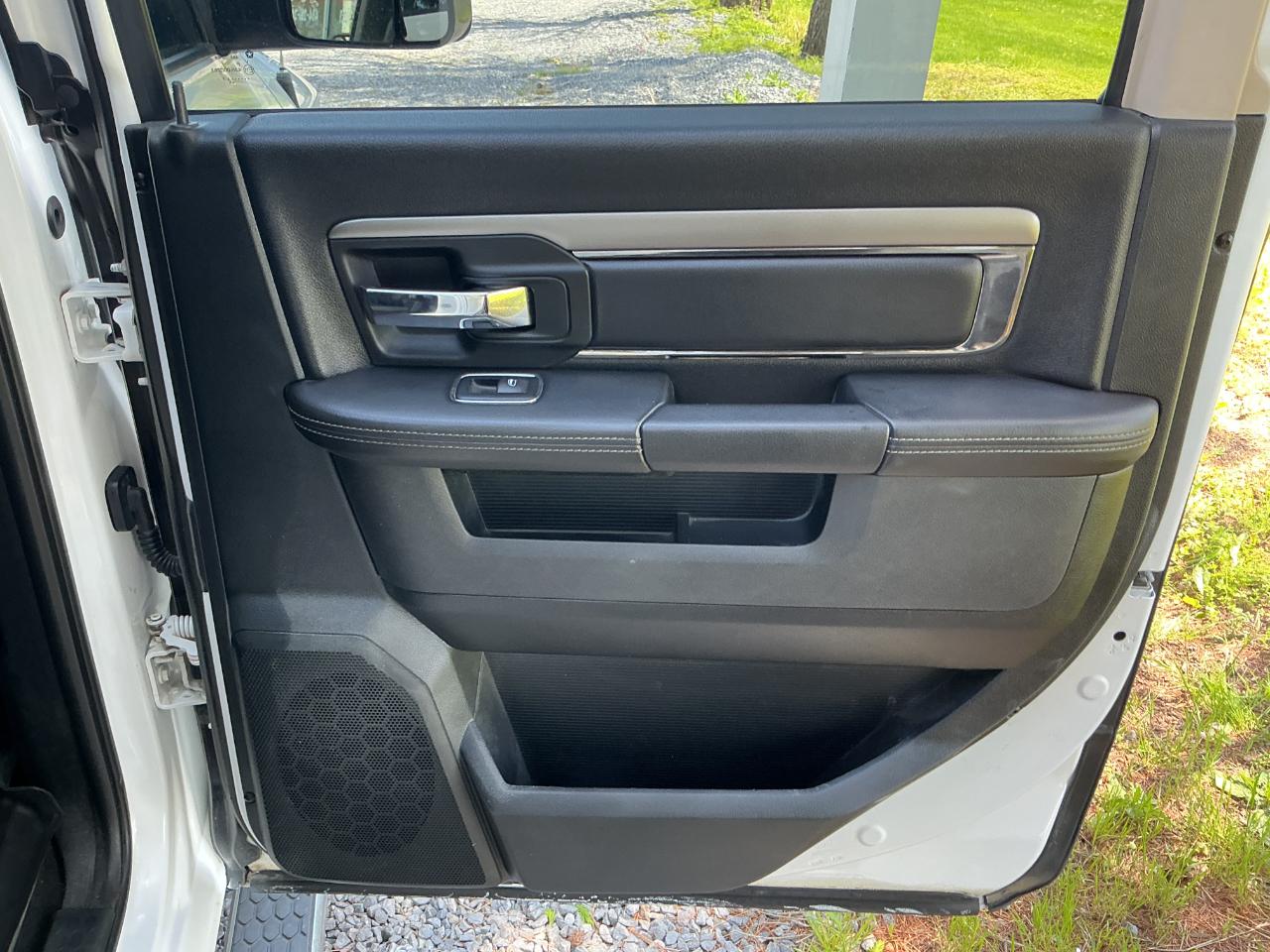 RAM 1500 4WD Crew Cab 149" Sport 2017