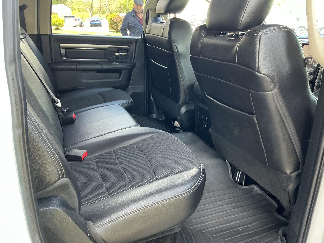 RAM 1500 4WD Crew Cab 149" Sport 2017