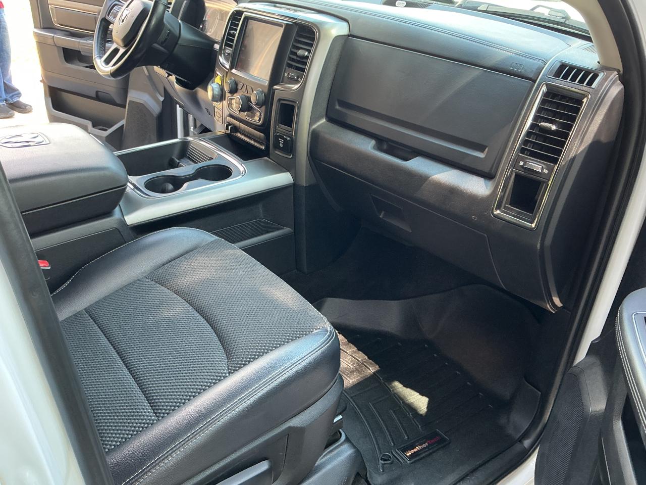 RAM 1500 4WD Crew Cab 149" Sport 2017