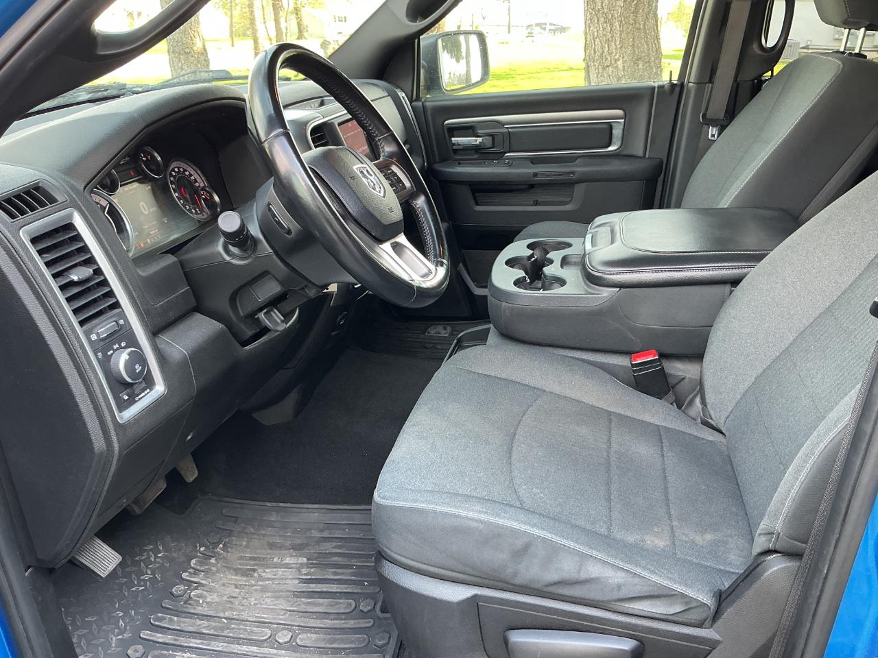 RAM 1500 Classic Warlock 4x4 Crew Cab 5'7" Box 2021