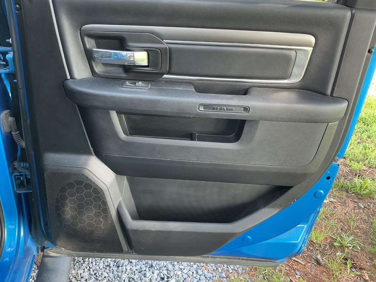 RAM 1500 Classic Warlock 4x4 Crew Cab 5'7" Box 2021