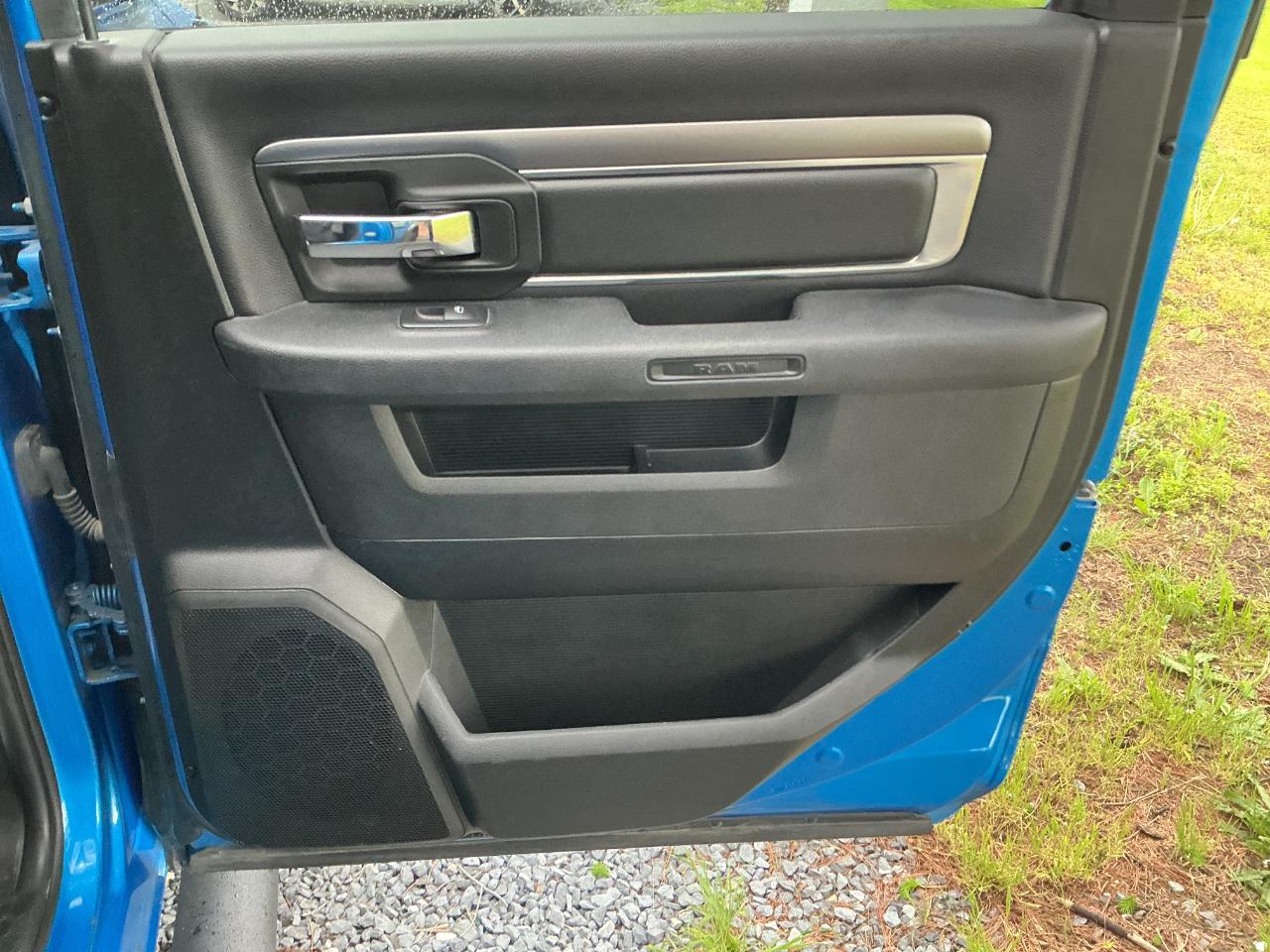 RAM 1500 Classic Warlock 4x4 Crew Cab 5'7" Box 2021