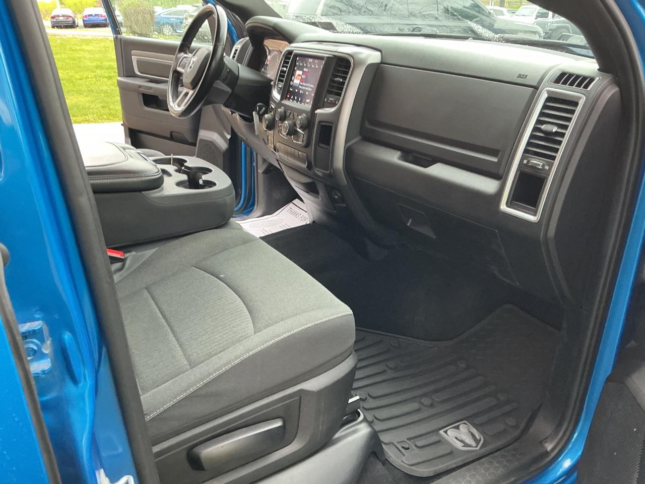 RAM 1500 Classic Warlock 4x4 Crew Cab 5'7" Box 2021