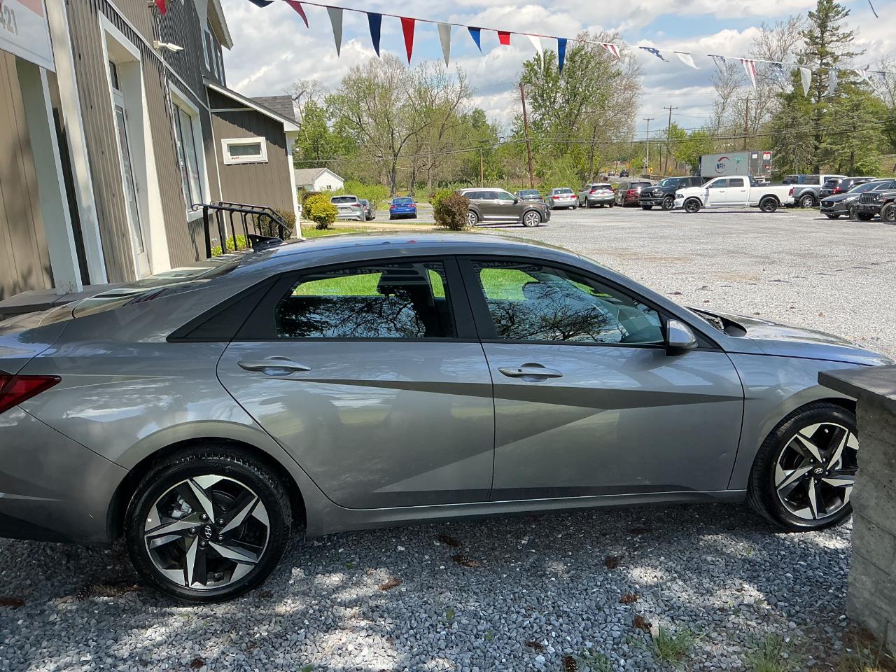 Hyundai Elantra SEL IVT 2023