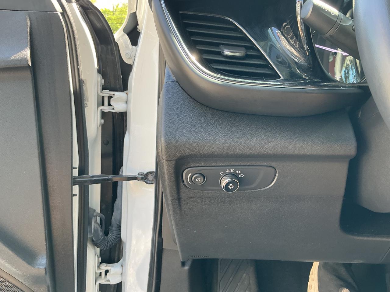 Buick Envision FWD 4dr Essence 2023