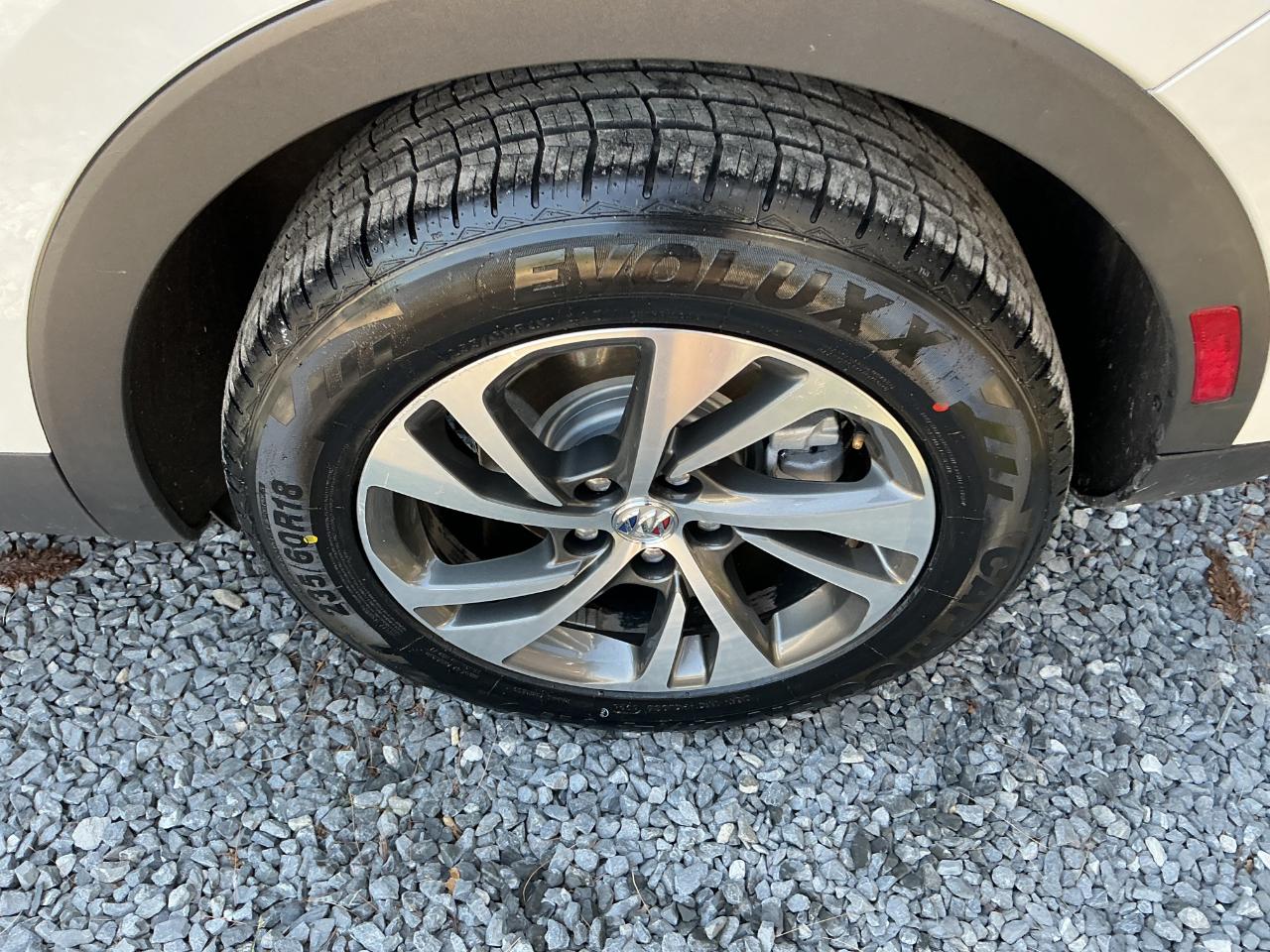 Buick Envision FWD 4dr Essence 2023