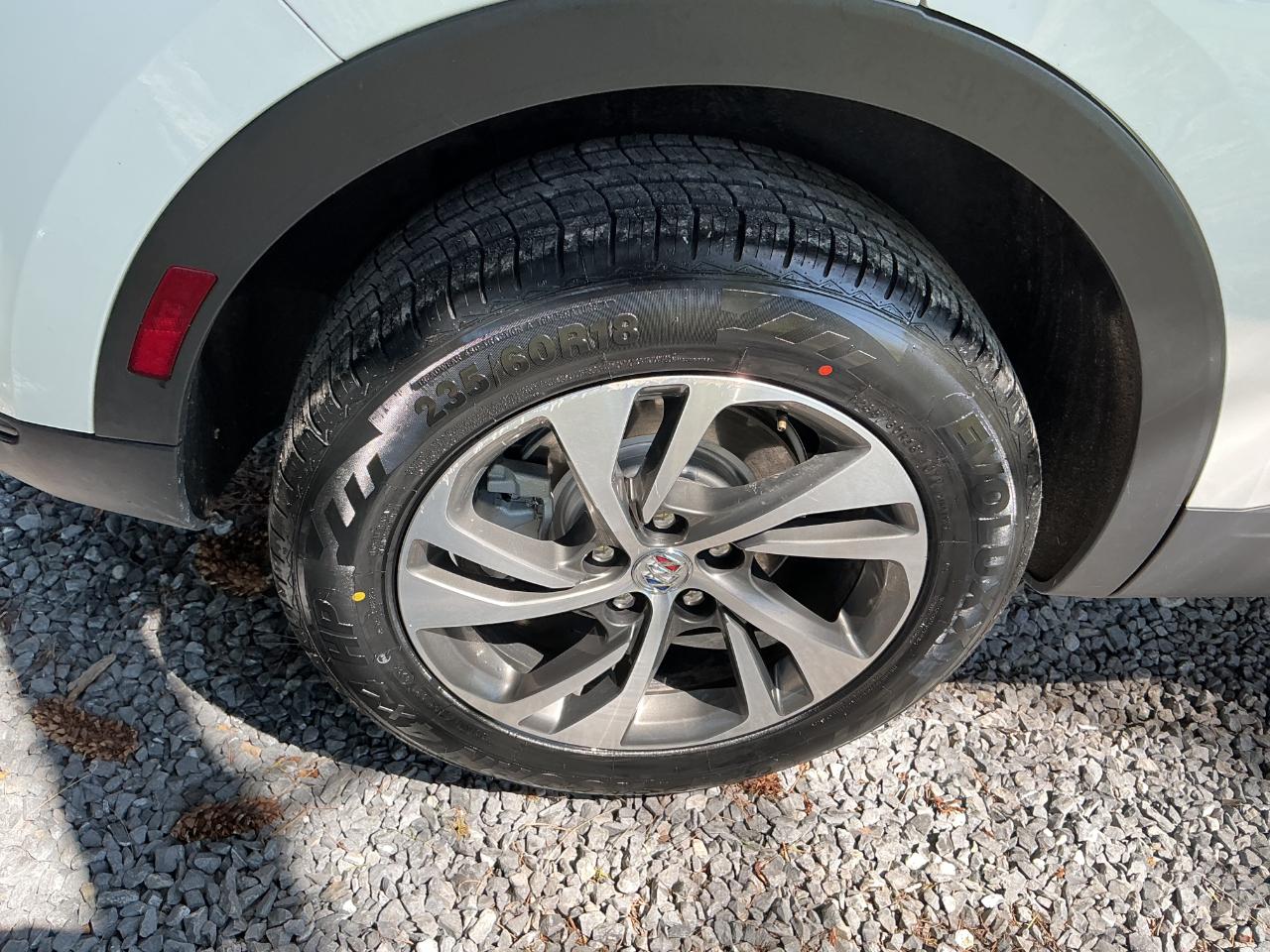 Buick Envision FWD 4dr Essence 2023