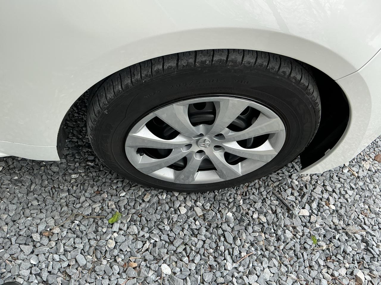 Toyota Corolla LE CVT (Natl) 2022
