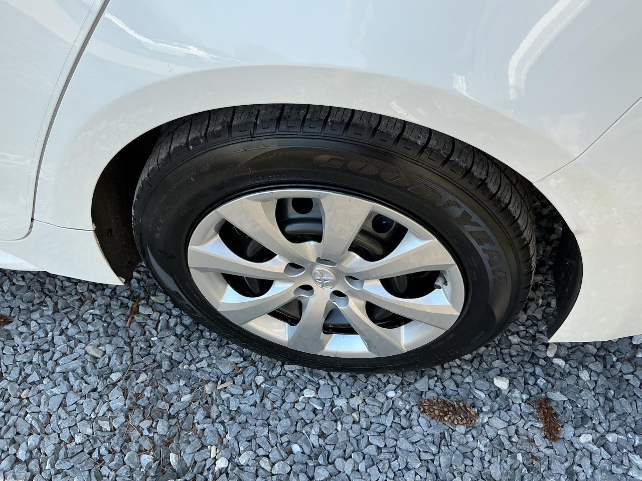 Toyota Corolla LE CVT (Natl) 2022