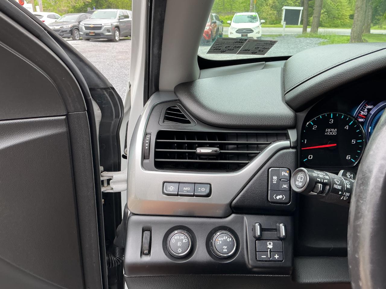Chevrolet Tahoe 4WD 4dr Premier 2018