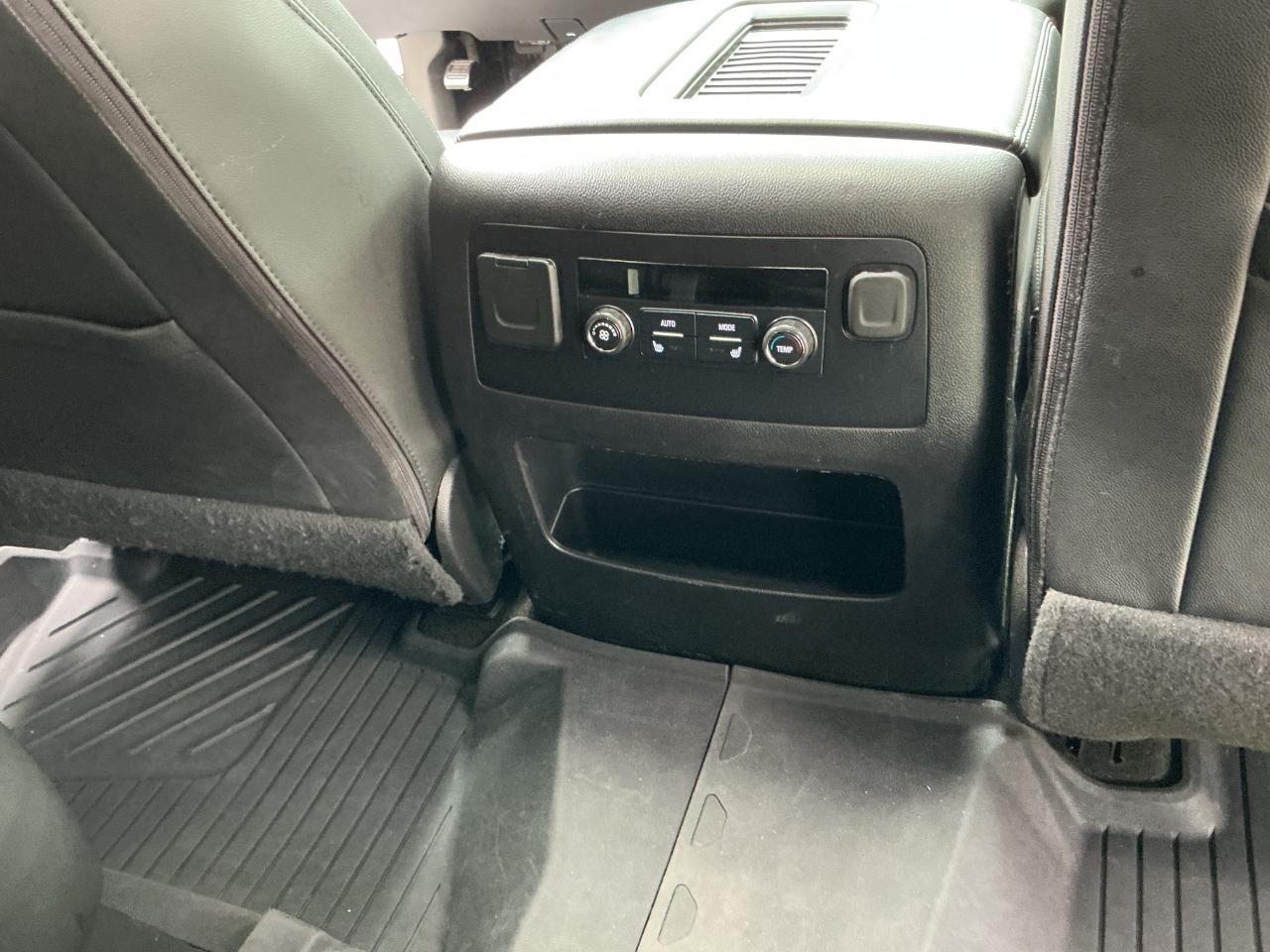 Chevrolet Tahoe 4WD 4dr Premier 2018