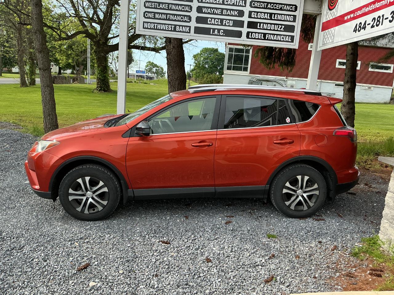 Toyota RAV4 AWD 4dr LE (Natl) 2016