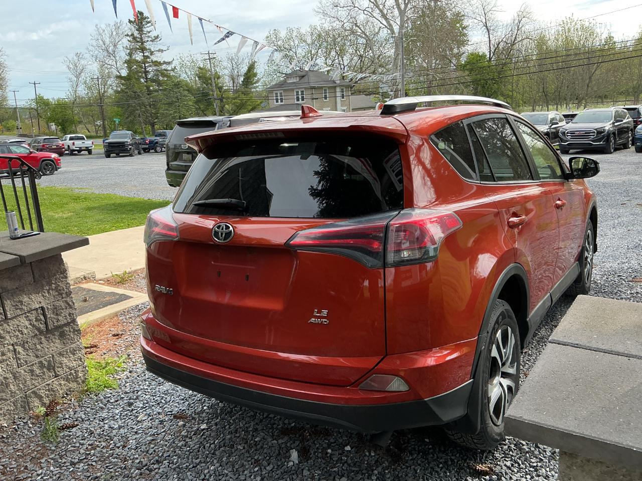 Toyota RAV4 AWD 4dr LE (Natl) 2016