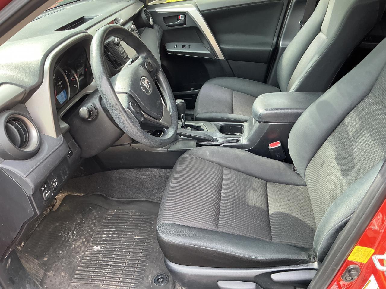 Toyota RAV4 AWD 4dr LE (Natl) 2016