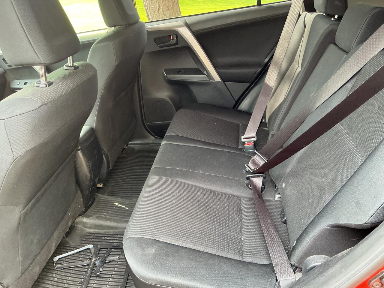 Toyota RAV4 AWD 4dr LE (Natl) 2016