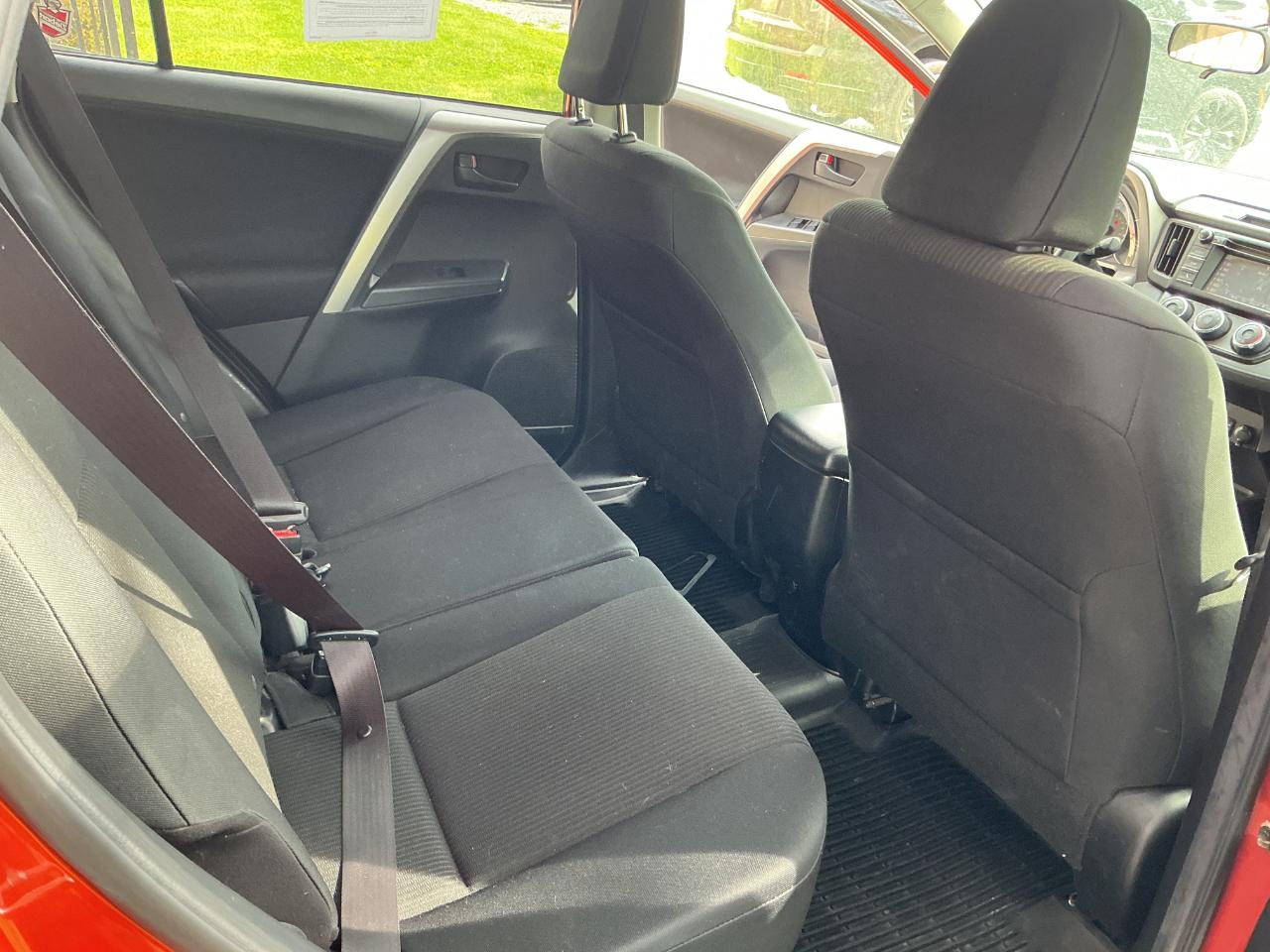 Toyota RAV4 AWD 4dr LE (Natl) 2016