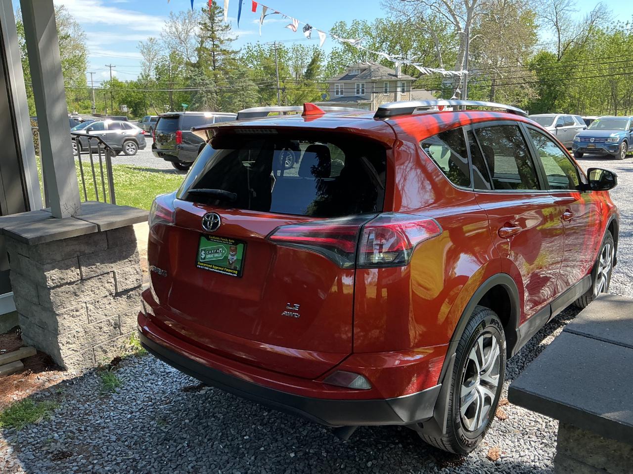 Toyota RAV4 AWD 4dr LE (Natl) 2016