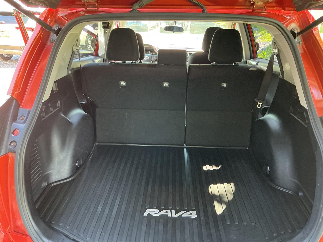 Toyota RAV4 AWD 4dr LE (Natl) 2016