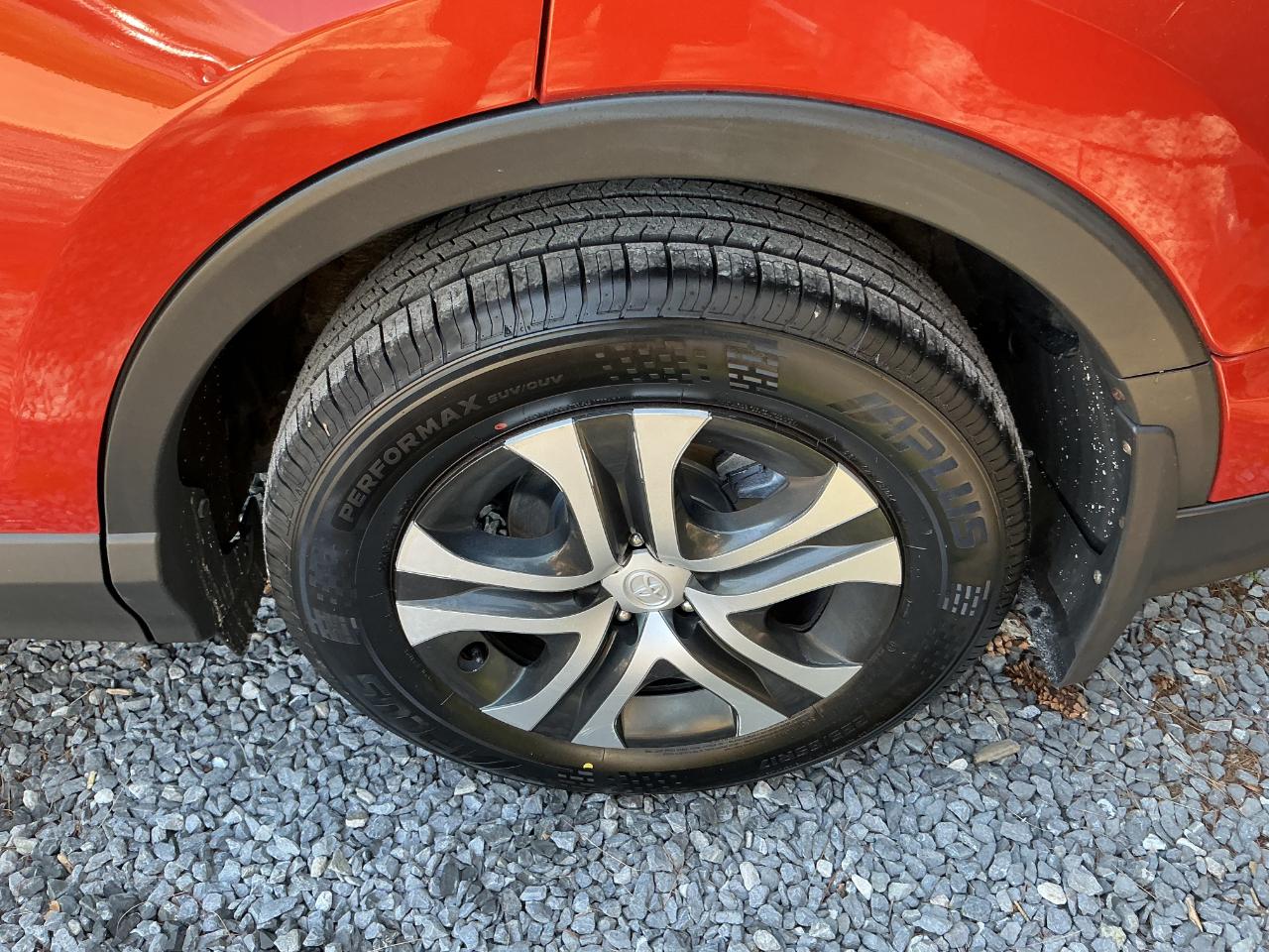 Toyota RAV4 AWD 4dr LE (Natl) 2016