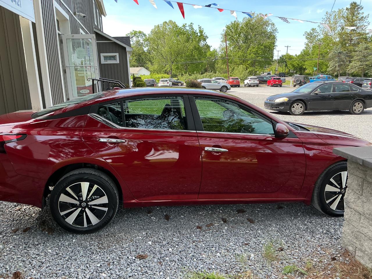 Nissan Altima 2.5 SV AWD Sedan 2021