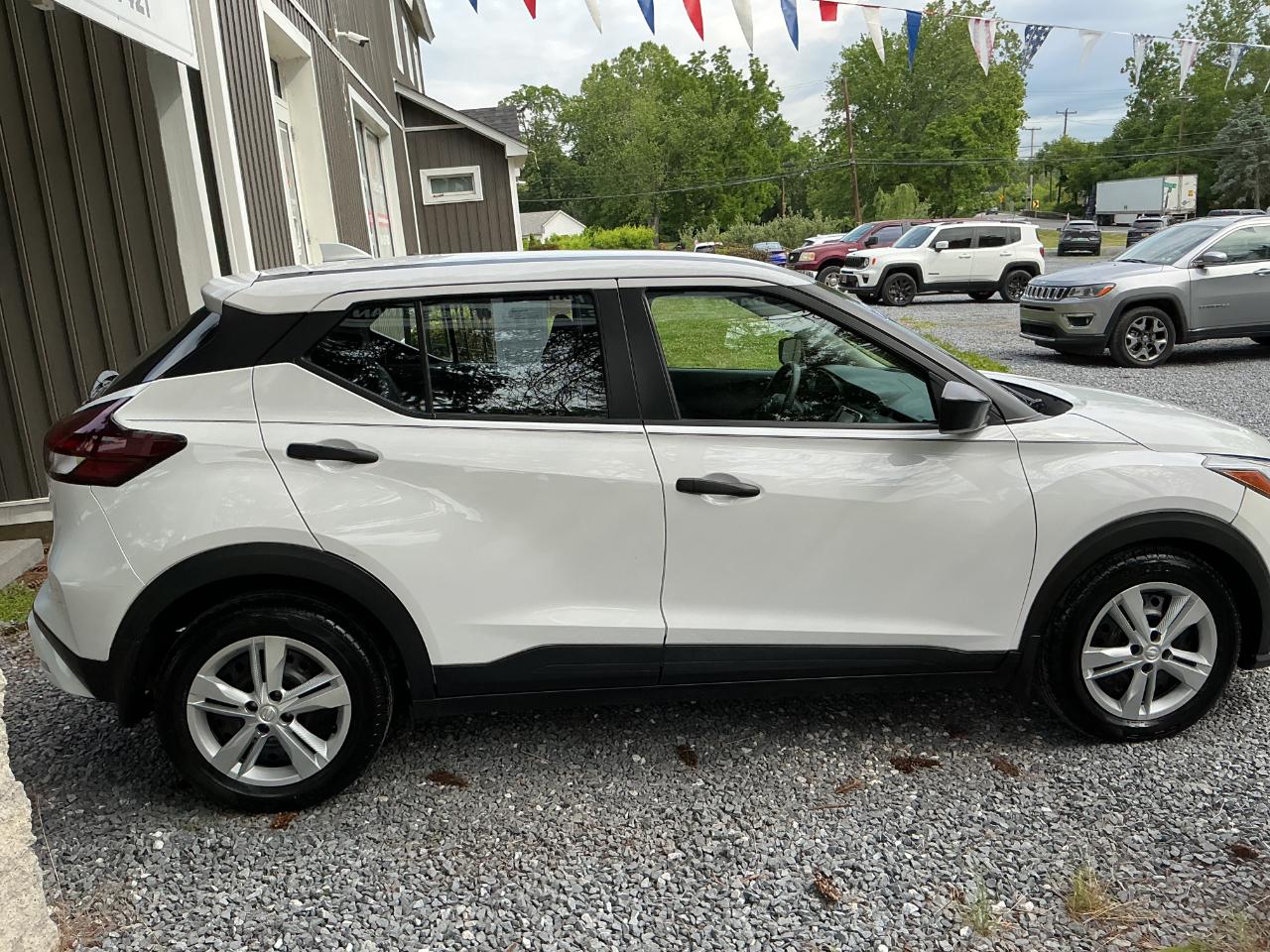 Nissan Kicks S FWD 2023