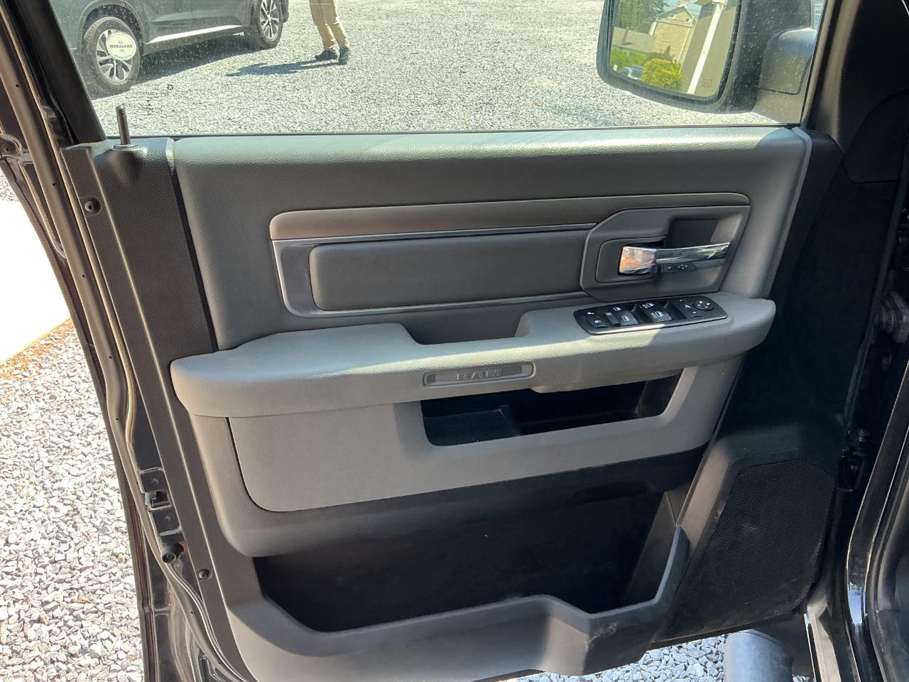 RAM 1500 Big Horn 4x4 Quad Cab 6'4" Box 2018