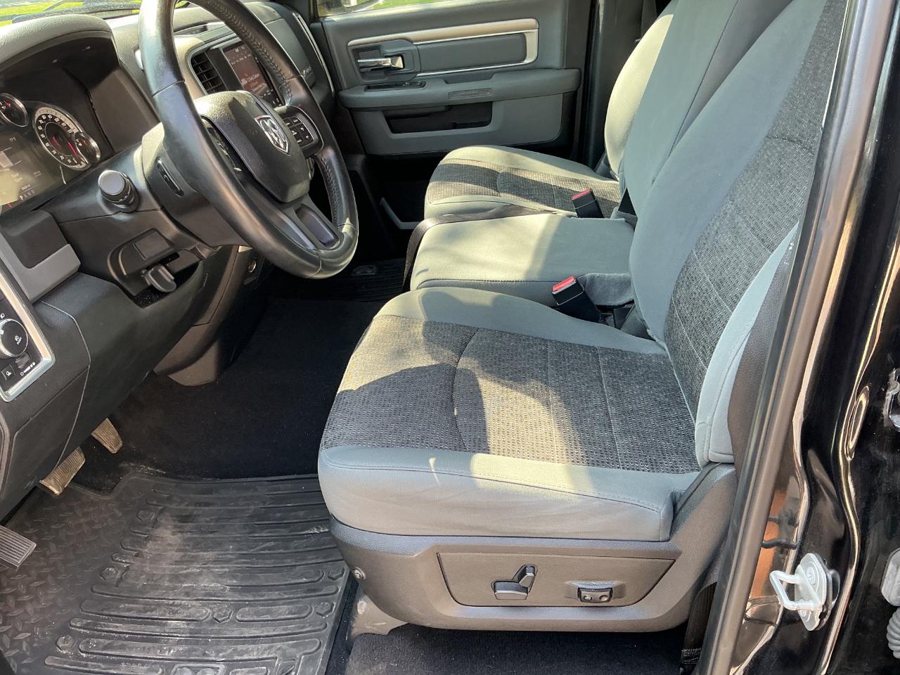 RAM 1500 Big Horn 4x4 Quad Cab 6'4" Box 2018