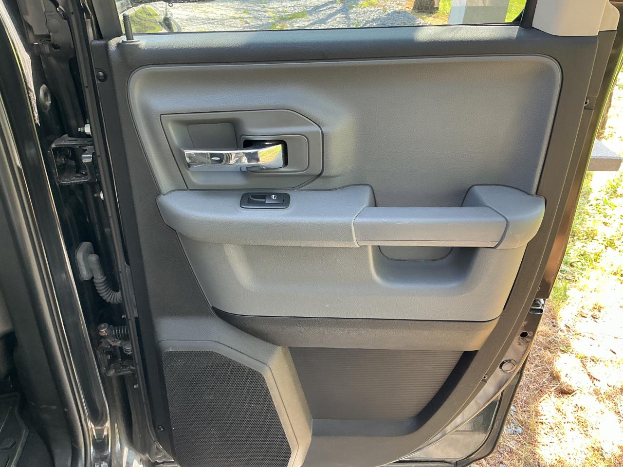 RAM 1500 Big Horn 4x4 Quad Cab 6'4" Box 2018