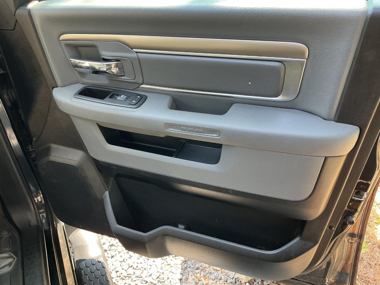 RAM 1500 Big Horn 4x4 Quad Cab 6'4" Box 2018