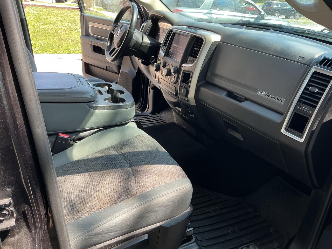 RAM 1500 Big Horn 4x4 Quad Cab 6'4" Box 2018