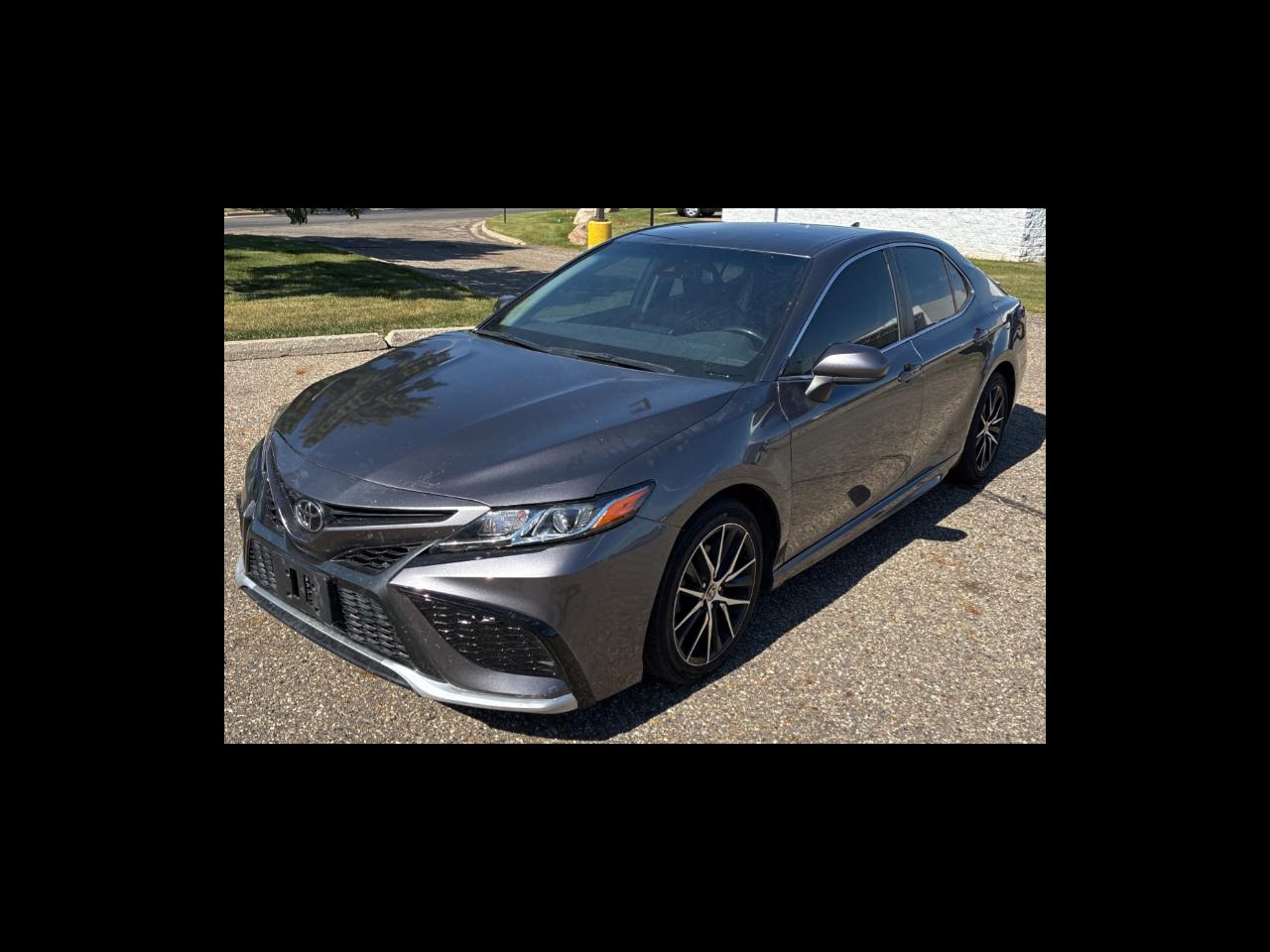 Toyota Camry SE Auto (Natl) 2021