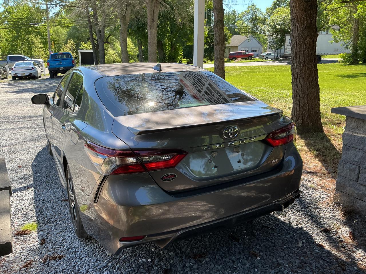 Toyota Camry SE 2021