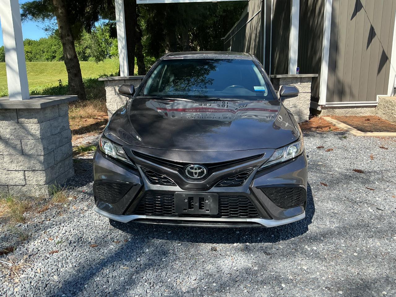 Toyota Camry SE 2021