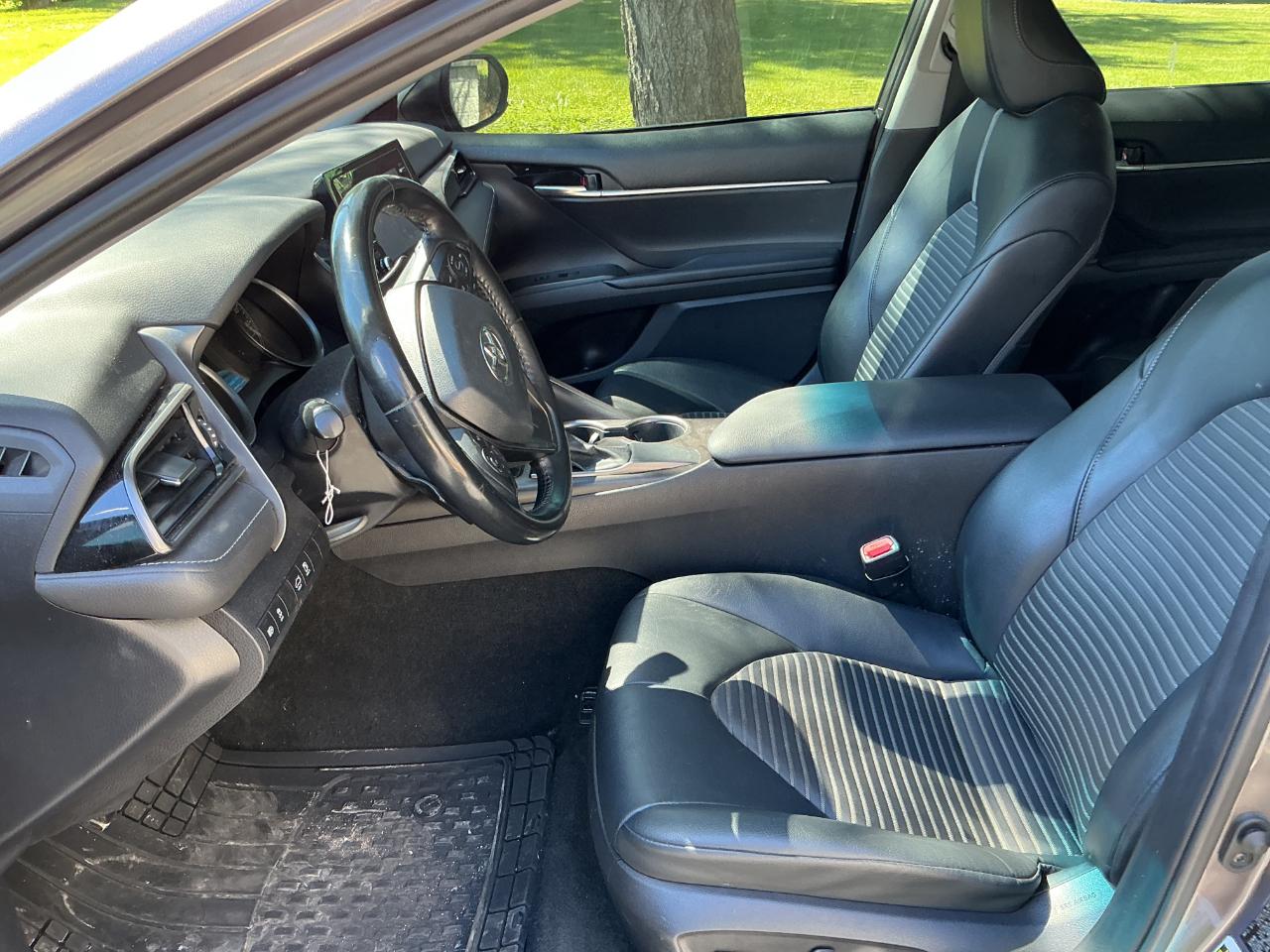 Toyota Camry SE 2021