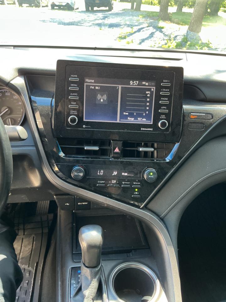Toyota Camry SE 2021