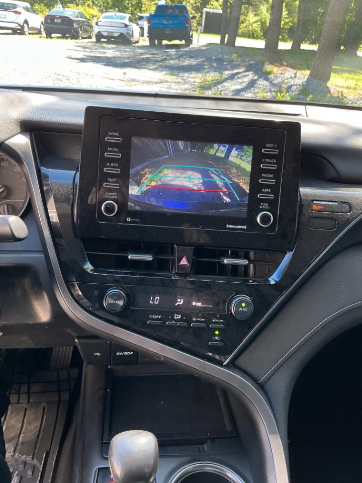 Toyota Camry SE 2021